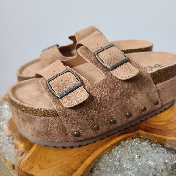 New! Corkys Cognac Platform Flatform Sandals - Picture 3 of 6